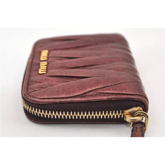 Miu Miu Red Quilted Leather Wallet with Gold Zipper - Picture 3 of 11